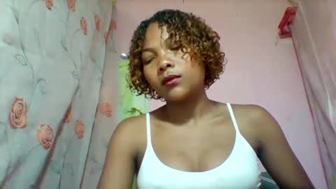 lyndah19 online show from February 17, 8:22 am