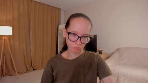 Sara online show from October 21, 4:51 pm