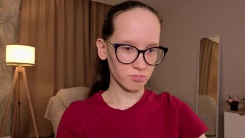 Sara online show from April 18, 4:11 pm