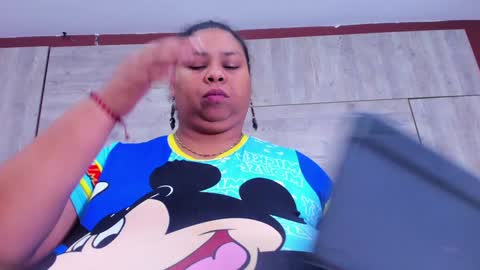 Snapshot of lynn_and_esteban chatting on January 22, 3:52 am Lynn jonnes online show from January 22, 3:52 am