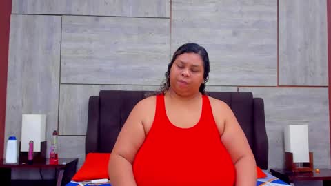 Snapshot of lynn_and_esteban chatting on March 3, 12:15 am Lynn jonnes online show from March 3, 12:15 am