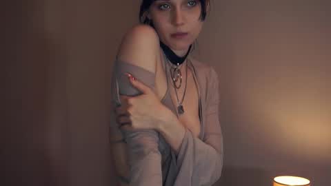 Snapshot of lynnabelow chatting on February 18, 11:11 am Elisabet but for you just Elie 4 online show from February 18, 11:11 am