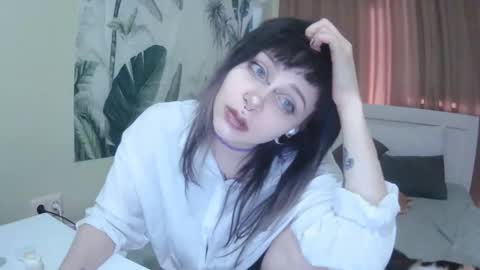 Snapshot of lynncottingham chatting on September 9, 1:32 pm Kira online show from September 9, 1:32 pm