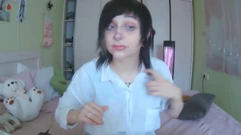 Snapshot of lynncottingham chatting on October 14, 10:27 am Kira online show from October 14, 10:27 am