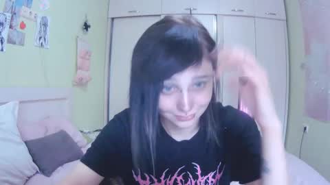 Snapshot of lynncottingham chatting on October 20, 10:27 am Kira online show from October 20, 10:27 am