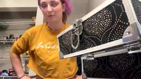 Snapshot of lynnkitten69000 chatting on December 14, 9:41 pm Lynn online show from December 14, 9:41 pm