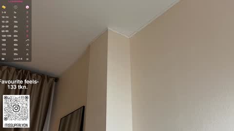 Snapshot of lyon_power_ chatting on January 10, 2:02 pm Dani online show from January 10, 2:02 pm