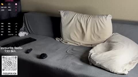 Snapshot of lyon_power_ chatting on January 21, 7:04 am Dani online show from January 21, 7:04 am