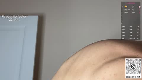 Snapshot of lyon_power_ chatting on February 7, 10:50 am Dani online show from February 7, 10:50 am