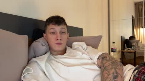 Snapshot of lyon_power_ chatting on March 7, 3:28 pm Dani online show from March 7, 3:28 pm