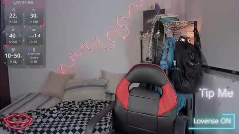 Lyric online show from October 28, 1:42 am