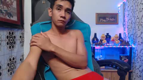 Snapshot of lyubovmoya3 chatting on January 2, 7:18 pm SWEETPINOY online show from January 2, 7:18 pm