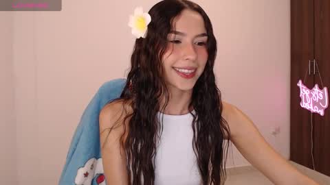 Snapshot of lzzyink chatting on October 20, 10:32 pm lzzyink online show from October 20, 10:32 pm