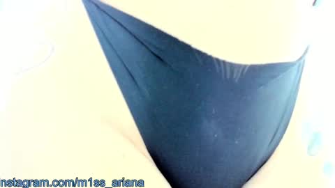 Snapshot of m1ss_ariana chatting on February 15, 8:22 am Ariana online show from February 15, 8:22 am