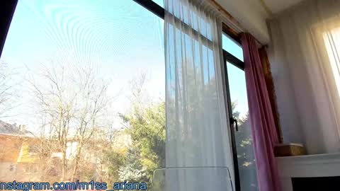 Snapshot of m1ss_ariana chatting on March 6, 8:30 am Ariana online show from March 6, 8:30 am