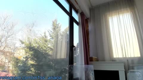 Snapshot of m1ss_ariana chatting on March 7, 8:13 am Ariana online show from March 7, 8:13 am