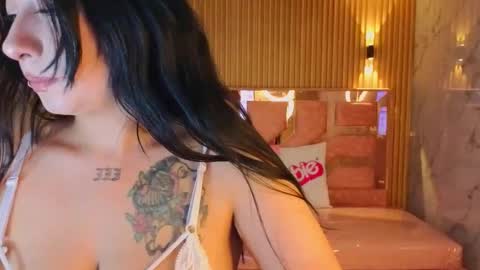 Snapshot of m_eris_s chatting on November 7, 1:33 pm Eris online show from November 7, 1:33 pm