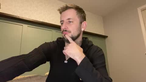 Snapshot of m_stephen chatting on February 4, 3:12 am m_stephen online show from February 4, 3:12 am