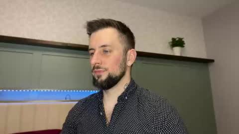 m_stephen online show from April 13, 3:12 am