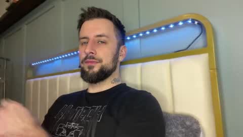 m_stephen online show from April 19, 3:17 am