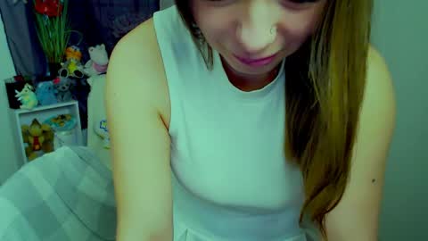 Vikki online show from April 21, 1:39 pm