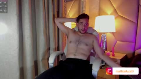 Snapshot of maatt_de_luca chatting on September 18, 6:43 pm Matt De Luca online show from September 18, 6:43 pm