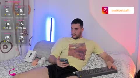 Snapshot of maatt_de_luca chatting on November 26, 10:11 pm Matt De Luca online show from November 26, 10:11 pm