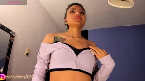 Snapshot of mabel_candy chatting on October 16, 9:05 pm Mabel Candy online show from October 16, 9:05 pm