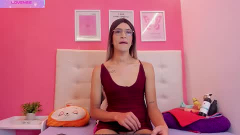 macarena_05_ online show from November 26, 12:33 am