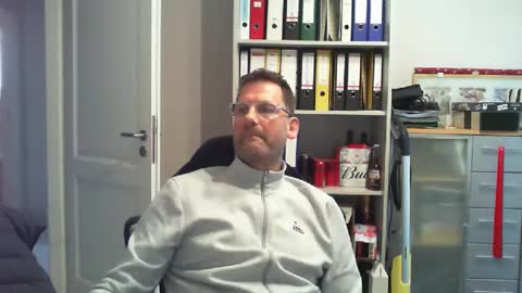 Snapshot of macfly67 chatting on December 24, 2:33 pm macfly67 online show from December 24, 2:33 pm