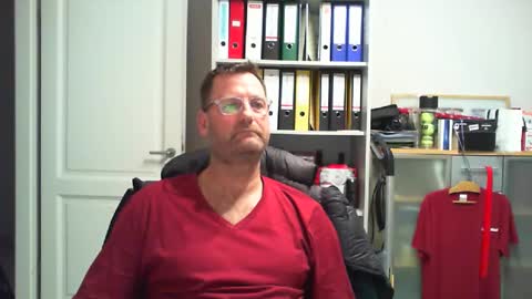 Snapshot of macfly67 chatting on February 13, 8:34 pm macfly67 online show from February 13, 8:34 pm