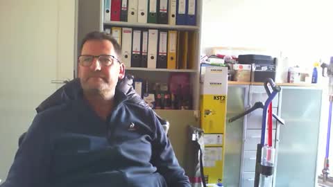 Snapshot of macfly67 chatting on October 18, 2:18 pm macfly67 online show from October 18, 2:18 pm