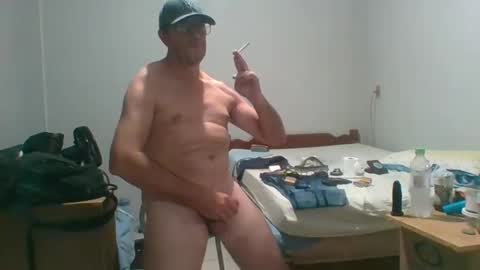 Snapshot of machoalex chatting on February 9, 8:33 am MACHOLIVRE online show from February 9, 8:33 am