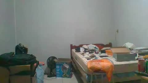 Snapshot of machoalex chatting on February 23, 9:22 am MACHOLIVRE online show from February 23, 9:22 am