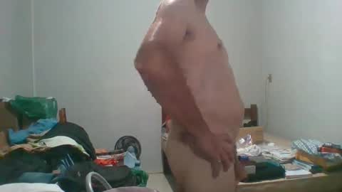 Snapshot of machoalex chatting on February 27, 9:22 am MACHOLIVRE online show from February 27, 9:22 am