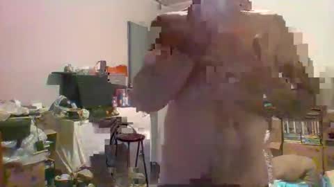Snapshot of machoalex chatting on October 21, 7:20 am MACHOLIVRE online show from October 21, 7:20 am