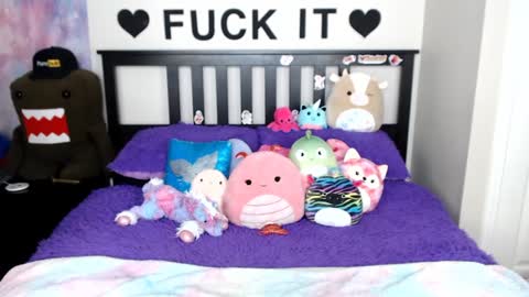 Snapshot of mackenziewolfe chatting on January 3, 8:00 am Mackenzie Wolfe online show from January 3, 8:00 am