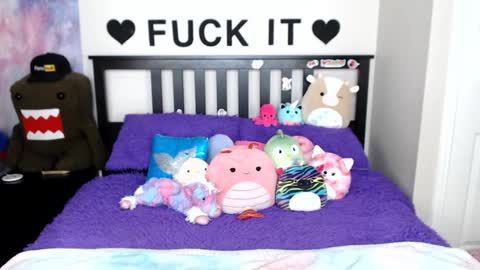 Snapshot of mackenziewolfe chatting on January 7, 8:13 am Mackenzie Wolfe online show from January 7, 8:13 am