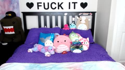 Snapshot of mackenziewolfe chatting on March 3, 8:38 am Mackenzie Wolfe online show from March 3, 8:38 am