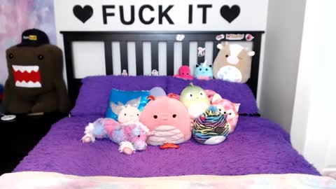 Snapshot of mackenziewolfe chatting on September 11, 7:30 am Mackenzie Wolfe online show from September 11, 7:30 am