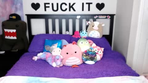 Snapshot of mackenziewolfe chatting on October 3, 5:15 am Mackenzie Wolfe online show from October 3, 5:15 am