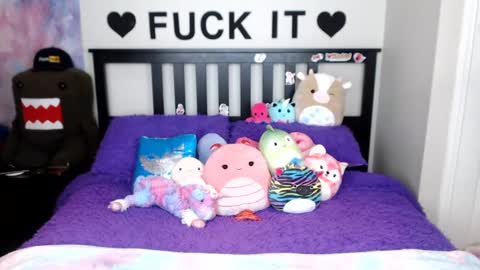 Snapshot of mackenziewolfe chatting on October 30, 4:36 am Mackenzie Wolfe online show from October 30, 4:36 am