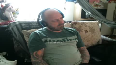 Snapshot of mad_dem0n chatting on March 11, 7:48 am Manuel online show from March 11, 7:48 am