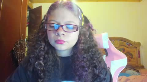 Snapshot of madam_sativa chatting on January 30, 9:47 pm di online show from January 30, 9:47 pm