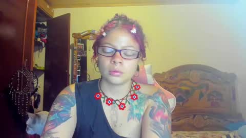 Snapshot of madam_sativa chatting on February 17, 7:31 pm di online show from February 17, 7:31 pm