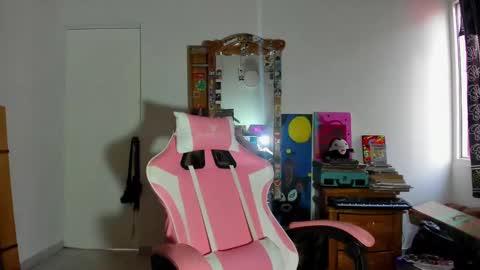 Snapshot of madam_sativa chatting on March 5, 12:22 pm di online show from March 5, 12:22 pm