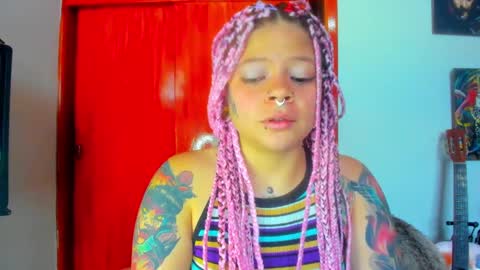 Snapshot of madam_sativa chatting on September 23, 8:12 pm di online show from September 23, 8:12 pm