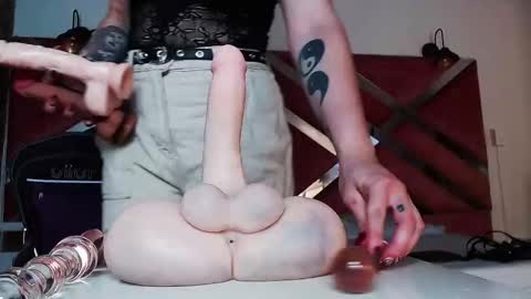 madame ibby online show from February 13, 1:29 pm