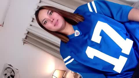 Snapshot of madame_ivy chatting on January 8, 5:37 am Ivy online show from January 8, 5:37 am