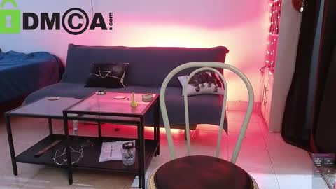 Snapshot of madame_lia chatting on March 6, 7:21 pm Madame La online show from March 6, 7:21 pm